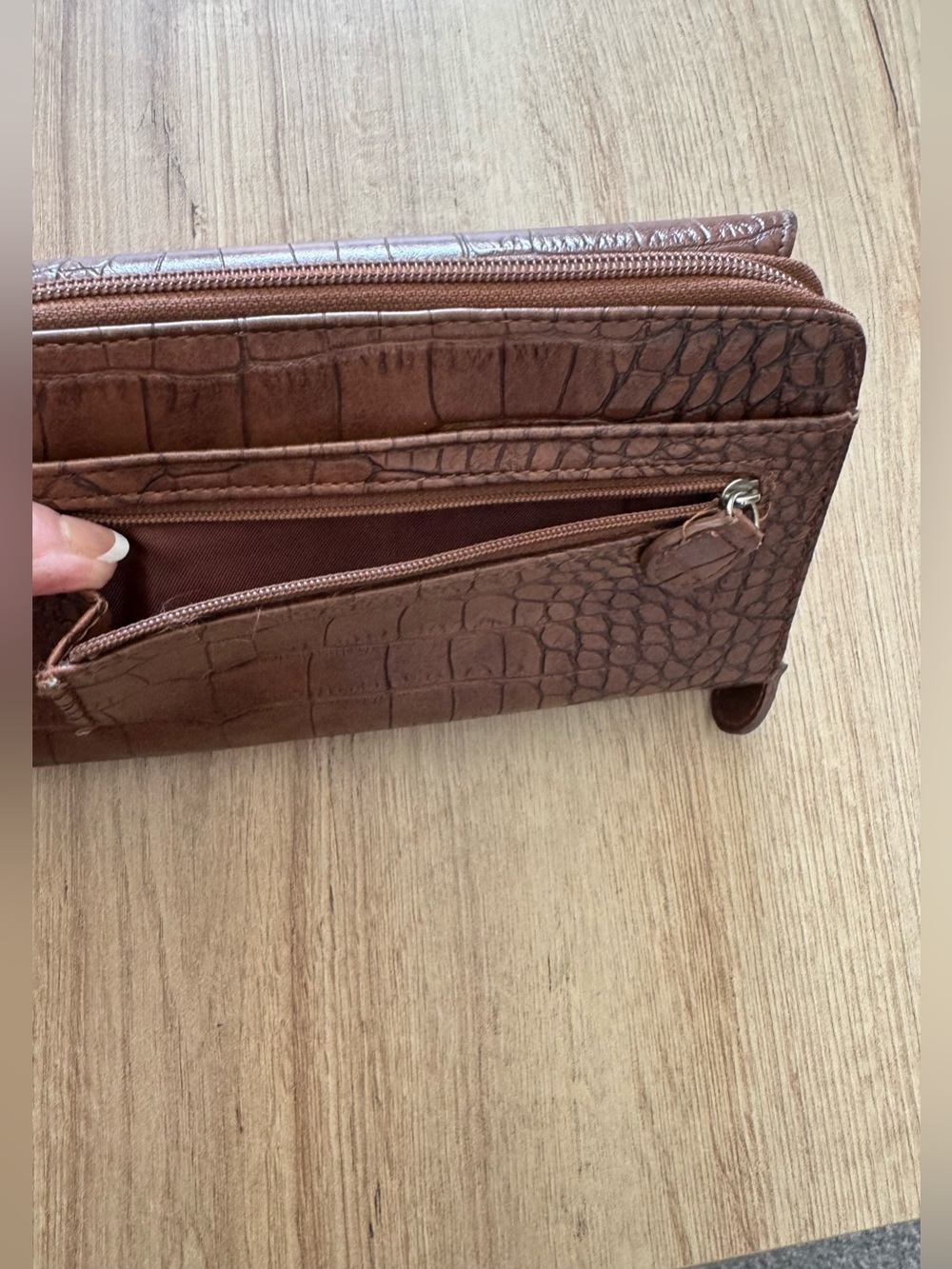 Croc-Embossed Brown Women's Wallet - Picture 10 of 13
